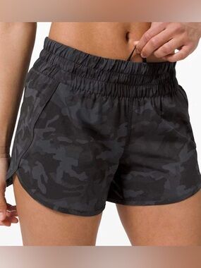 Lululemon Tracker Shorts Incognito Multi Grey/ Black Camo Size 10